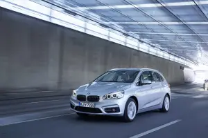 BMW 225xe - 11