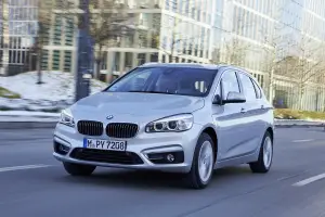 BMW 225xe - 15