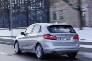 BMW 225xe - 19