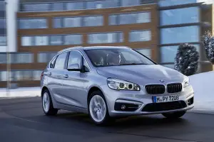 BMW 225xe - 20