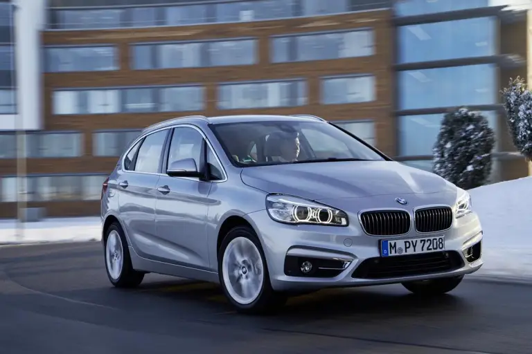 BMW 225xe - 20