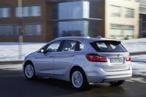BMW 225xe - 21