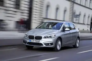 BMW 225xe - 22