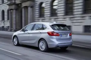 BMW 225xe - 24