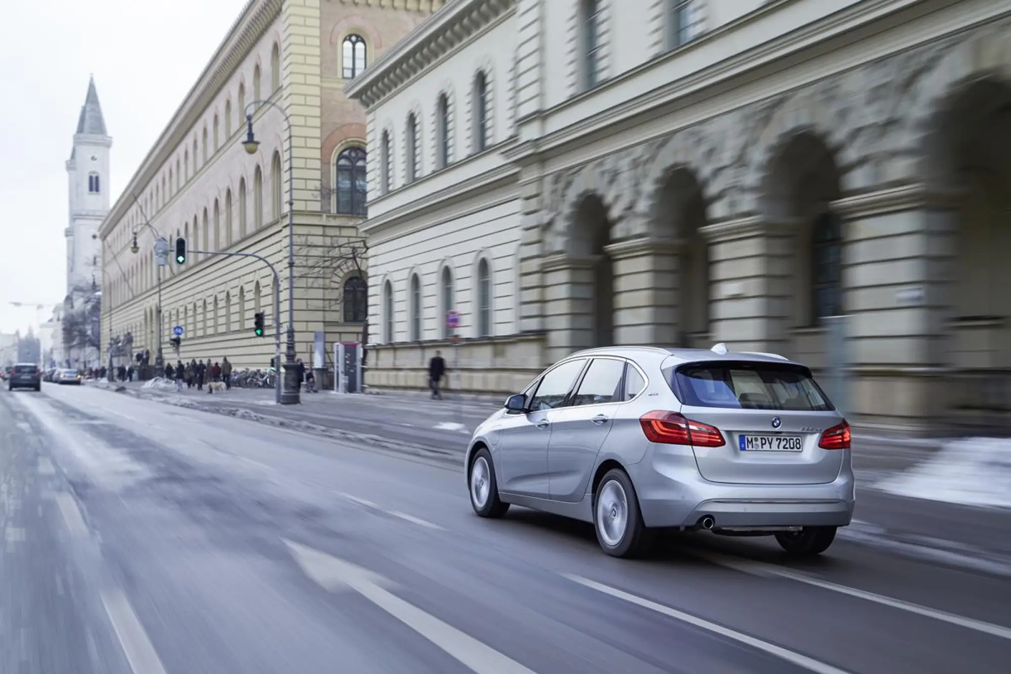 BMW 225xe - 25
