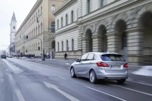 BMW 225xe - 25