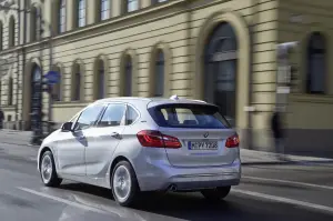 BMW 225xe - 26