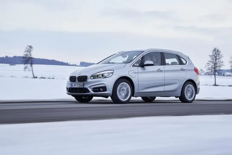 BMW 225xe - 27