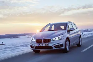 BMW 225xe - 2