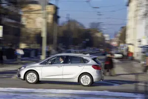BMW 225xe - 31