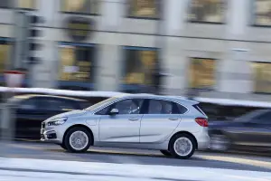BMW 225xe - 32