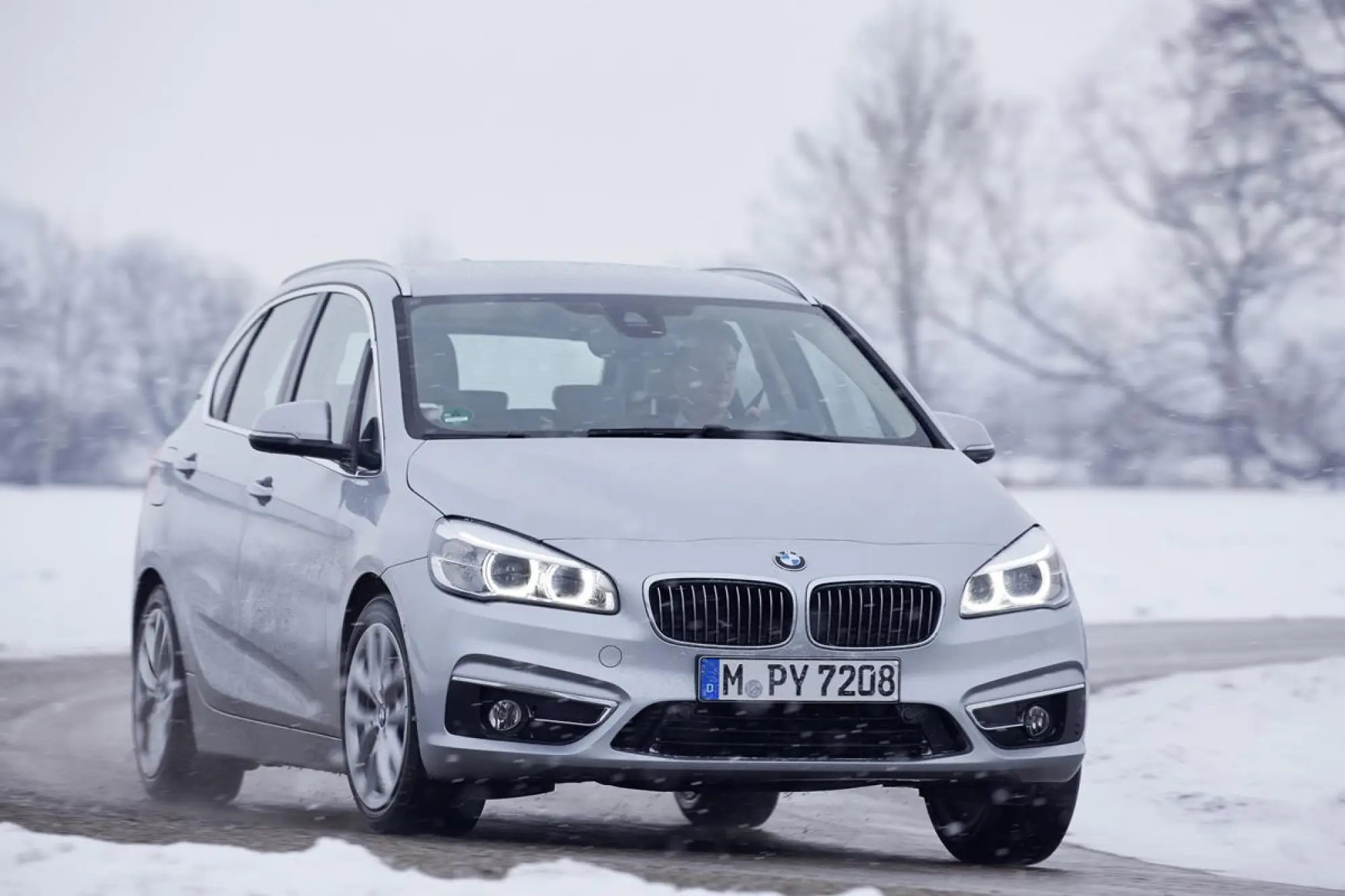 BMW 225xe - 37