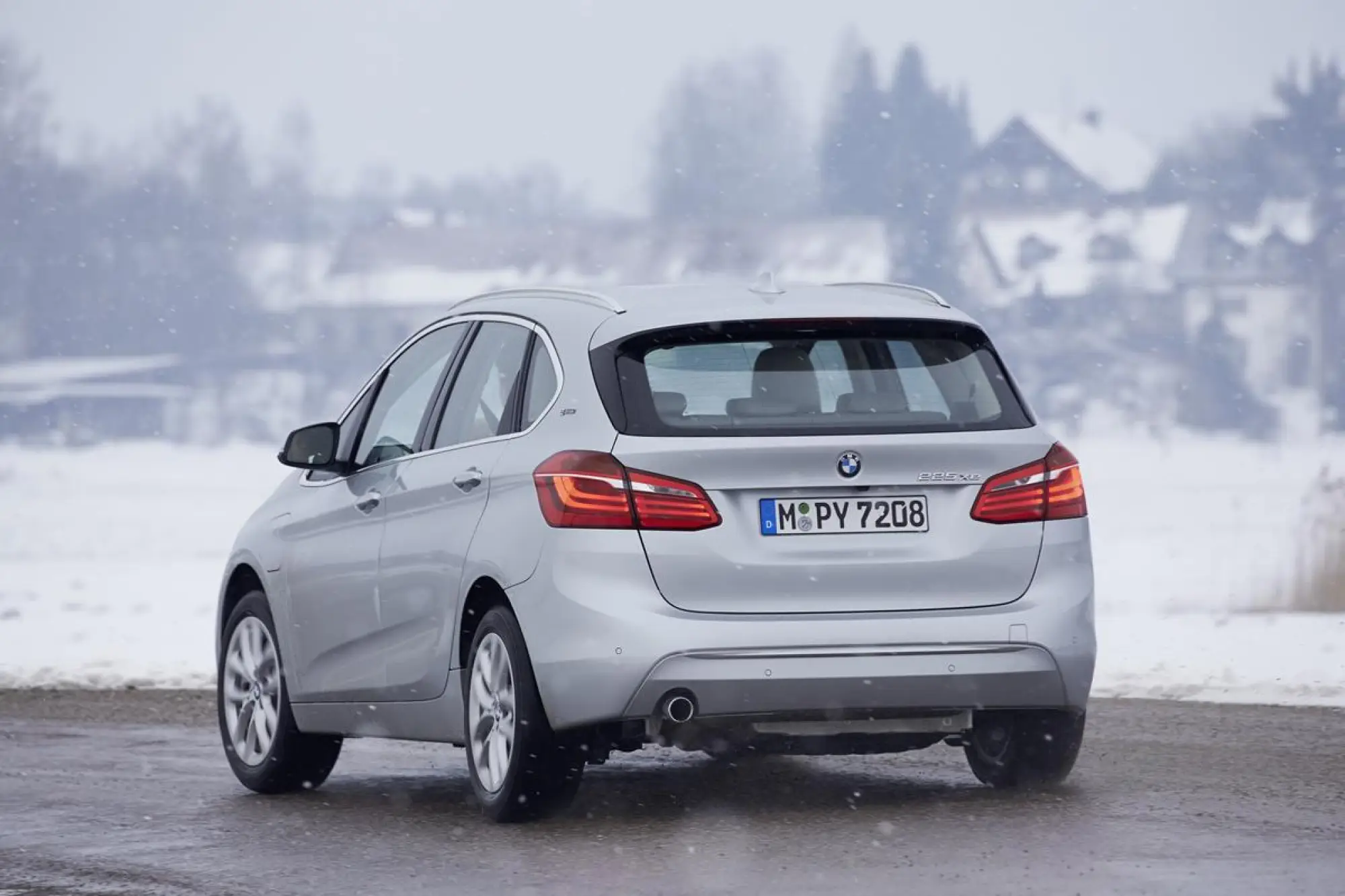 BMW 225xe - 39