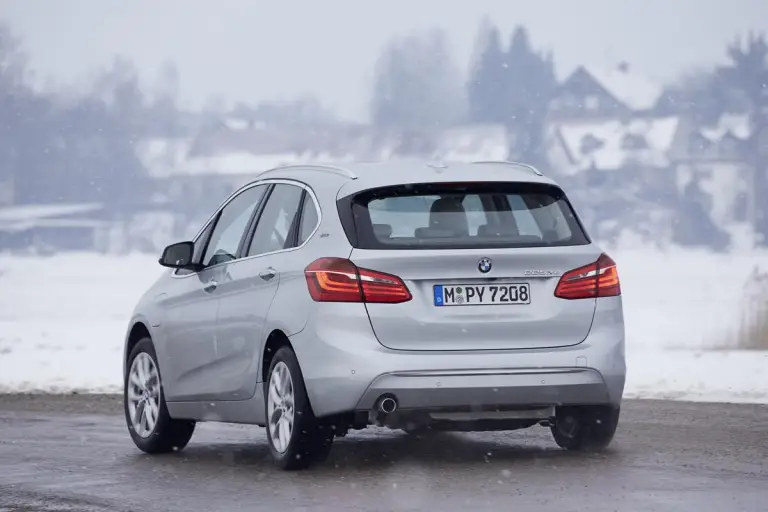 BMW 225xe - 39