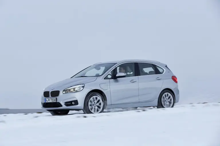 BMW 225xe - 40