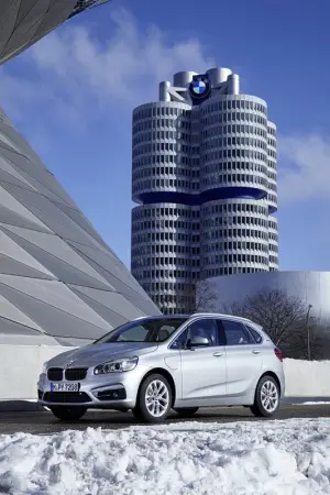 BMW 225xe - 46