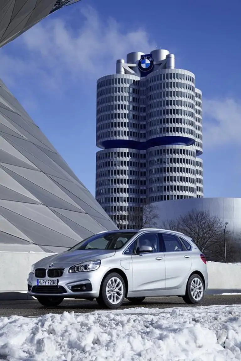 BMW 225xe - 46