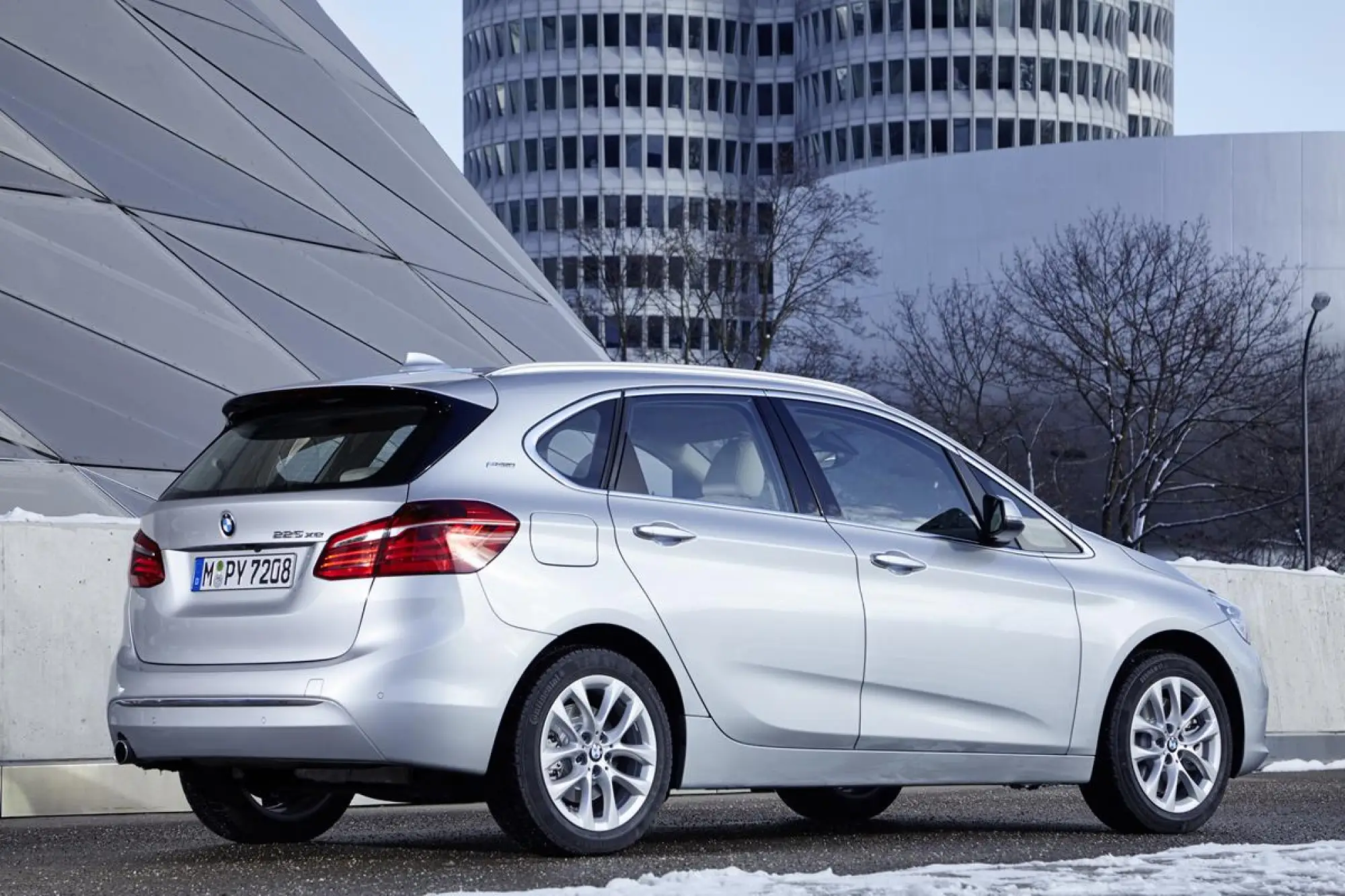 BMW 225xe - 48