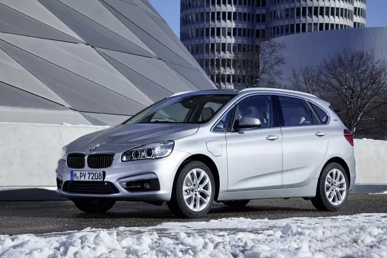 BMW 225xe - 49