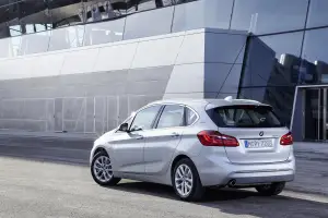 BMW 225xe - 52