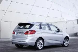 BMW 225xe - 55