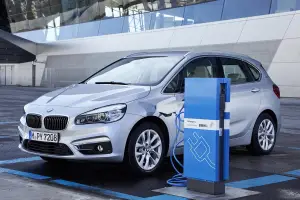 BMW 225xe - 59