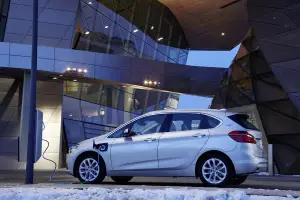 BMW 225xe - 61