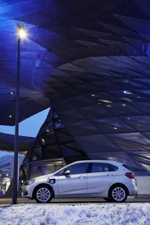 BMW 225xe - 62
