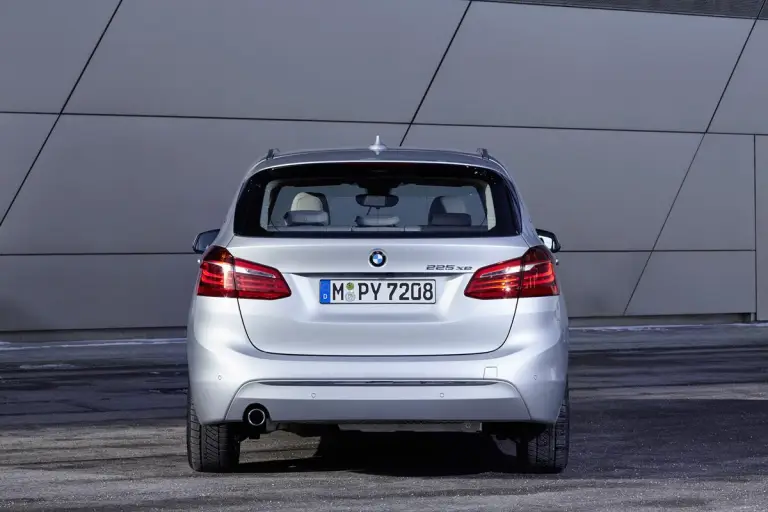 BMW 225xe - 69