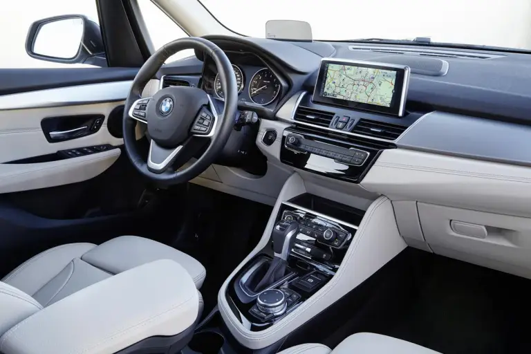 BMW 225xe - 76