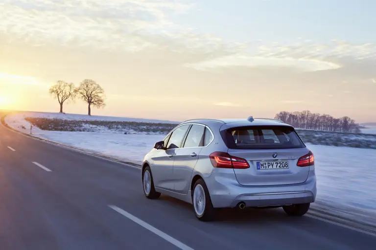 BMW 225xe - 7