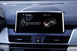 BMW 225xe - 86