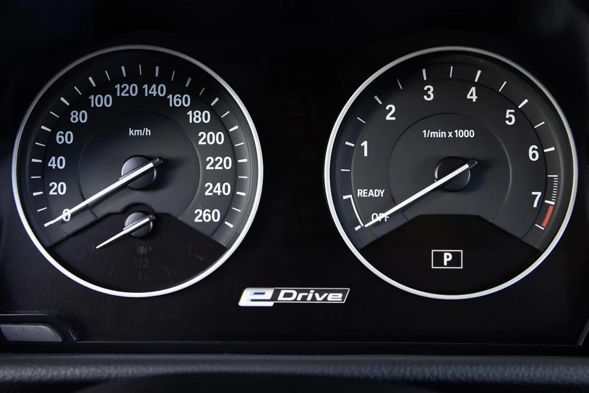 BMW 225xe - 97