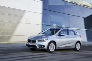 BMW 225xe - 9