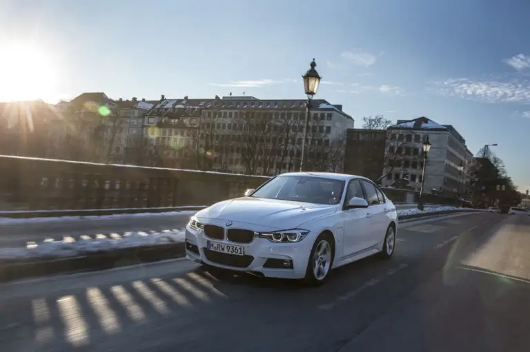 BMW 330e - nuova galleria - 14