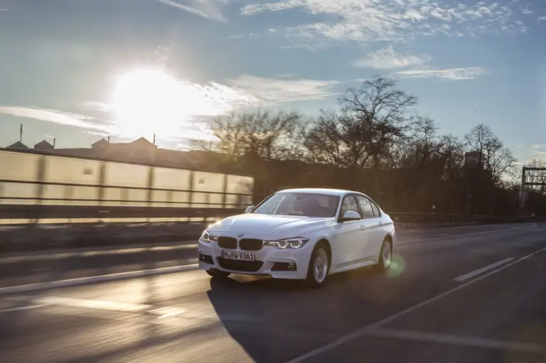 BMW 330e - nuova galleria - 17