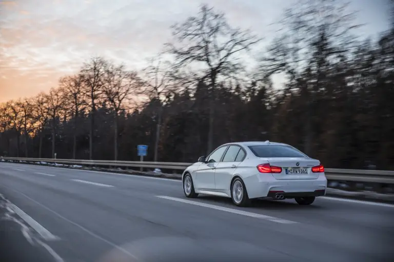 BMW 330e - nuova galleria - 22