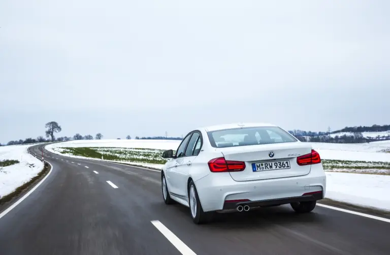 BMW 330e - nuova galleria - 27