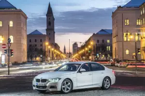 BMW 330e - nuova galleria - 32