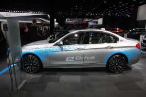 BMW 330e - Salone di Detroit 2016 - 3