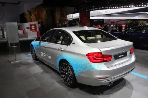 BMW 330e - Salone di Detroit 2016 - 4