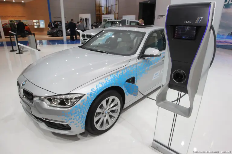 BMW 330e - Salone di Francoforte 2015 - 10