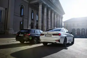 BMW 330e xDrive - 1