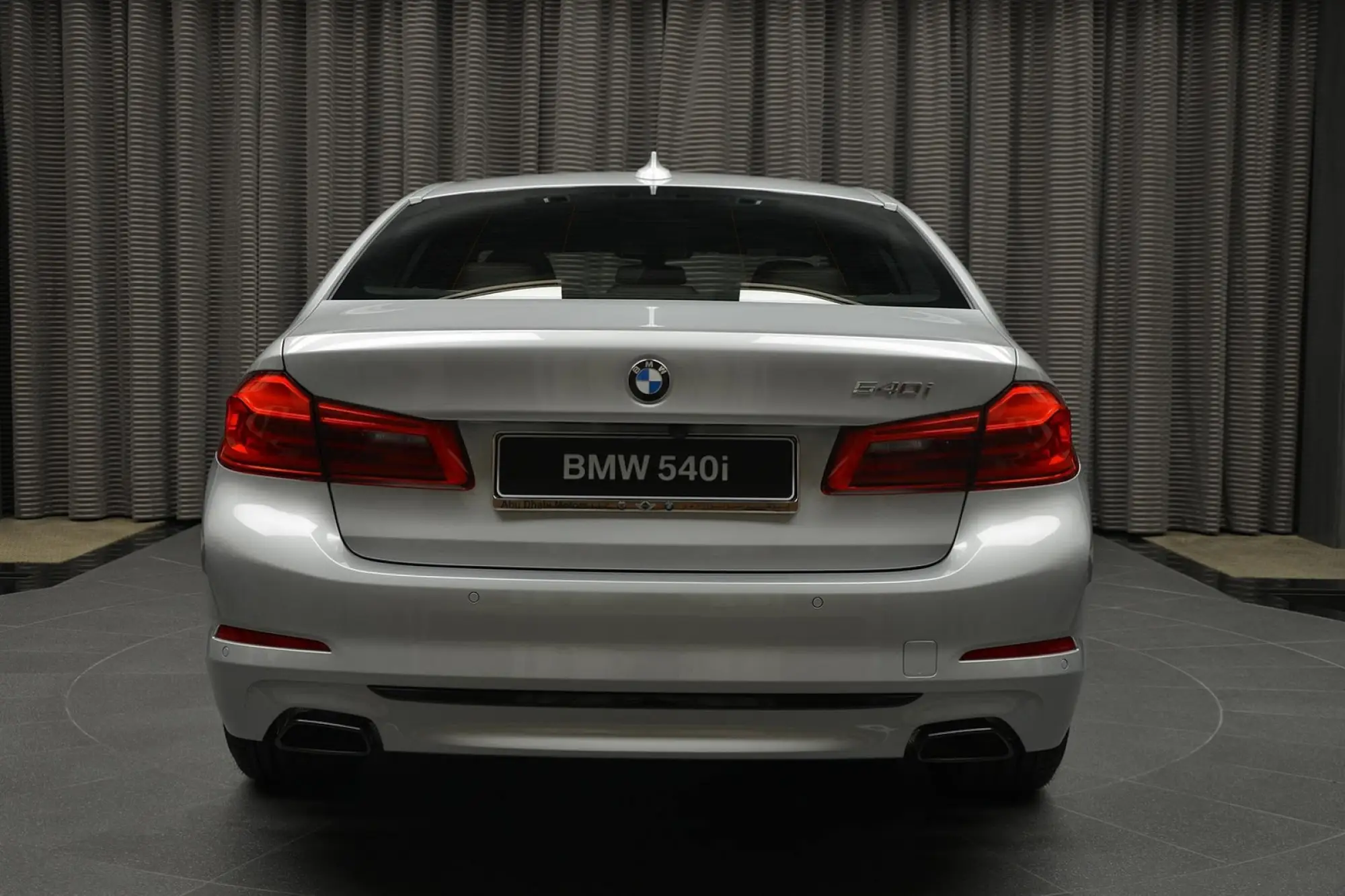 BMW 540i Sport Line - 6