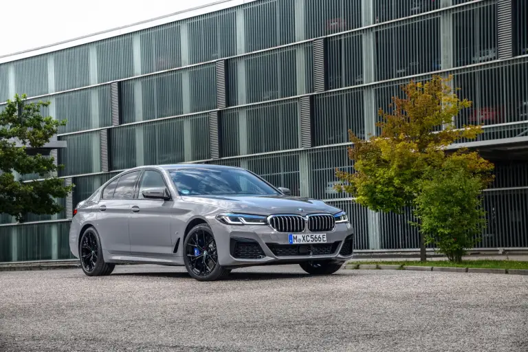 BMW 545e xDrive - 59