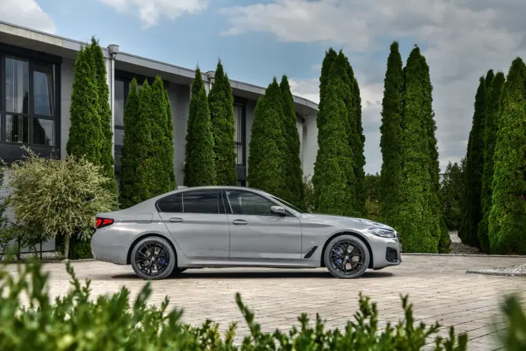 BMW 545e xDrive - 45