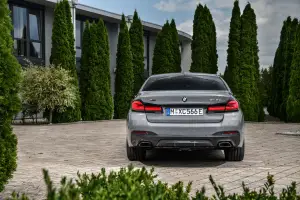 BMW 545e xDrive - 44