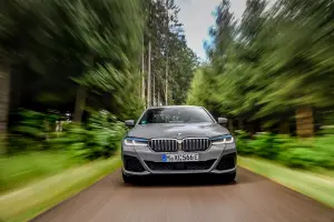 BMW 545e xDrive - 42