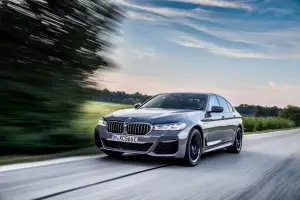 BMW 545e xDrive - 38