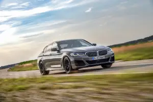 BMW 545e xDrive - 28